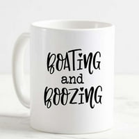 Кафене за кафе и бухане през летния ден пиене на лодка живот езеро вода бяла чаша за кафе забавна чаша за подарък