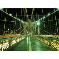 Постераци ДПИ1884563ГОЛЯМ поглед по пешеходната пътека на Бруклинския мост през нощта печат на плакат, - голям