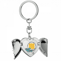 Хонг Конг Пайнфрут Бун Китай Heart Angel Wing Key Chain притежава