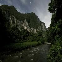 Дефилето Мелина Национален парк Gunung Mulu, Саравак, Борнео, Малайзия. Печат на плакати от Роби Шон