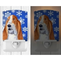 Съкровища на Caroline SS4666CNL Basset Hound Winter Snowflakes Holiday Ceramic Night Light, 6x4x3