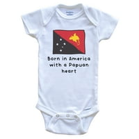 Роден в Америка с папуанско сърце сладко Папуа Нова Гвинея Флаг Бебе боди, 3- месеца бяло